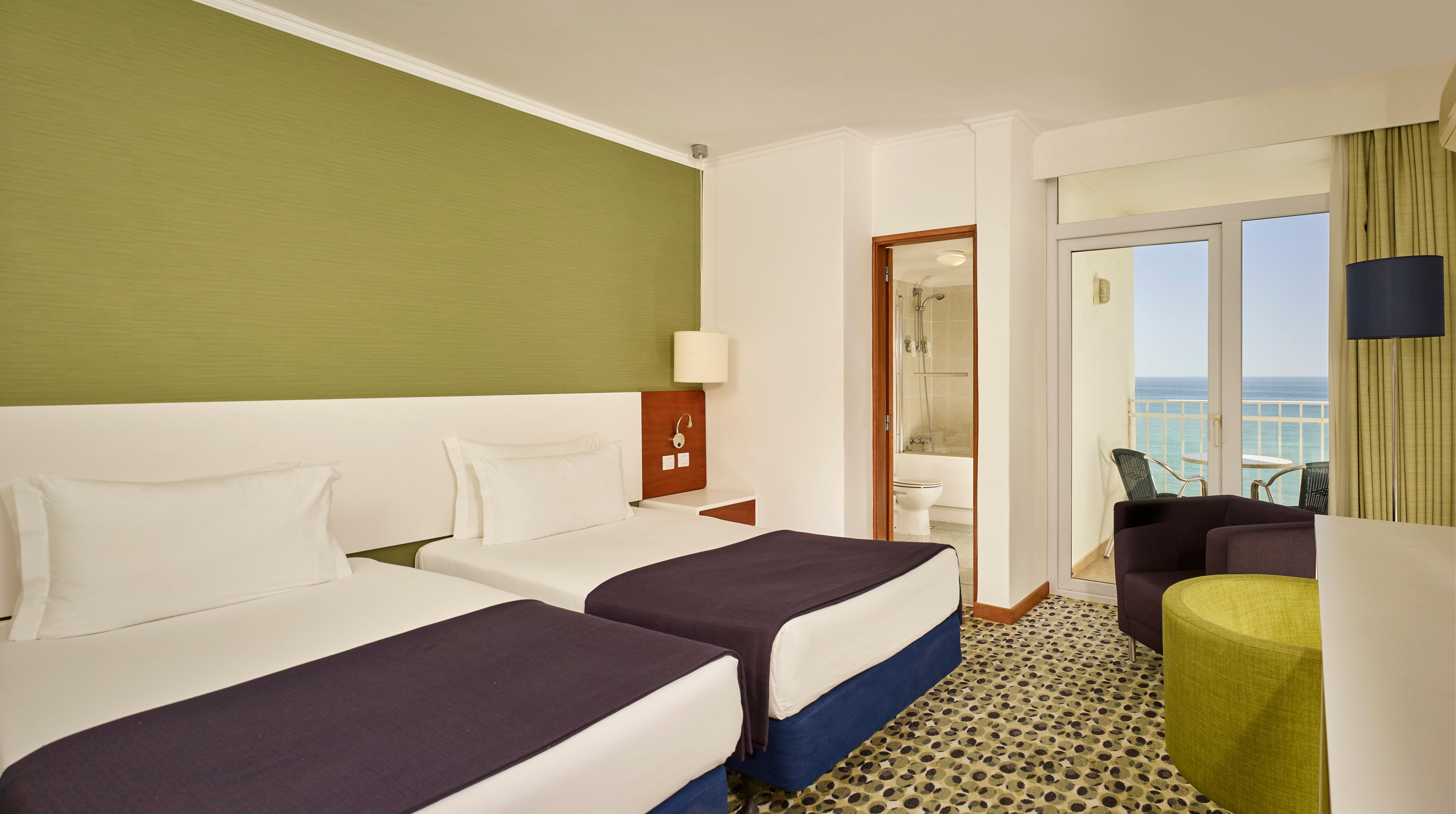 Holiday Inn Algarve - Armação de Pêra, an IHG Hotel Extérieur photo