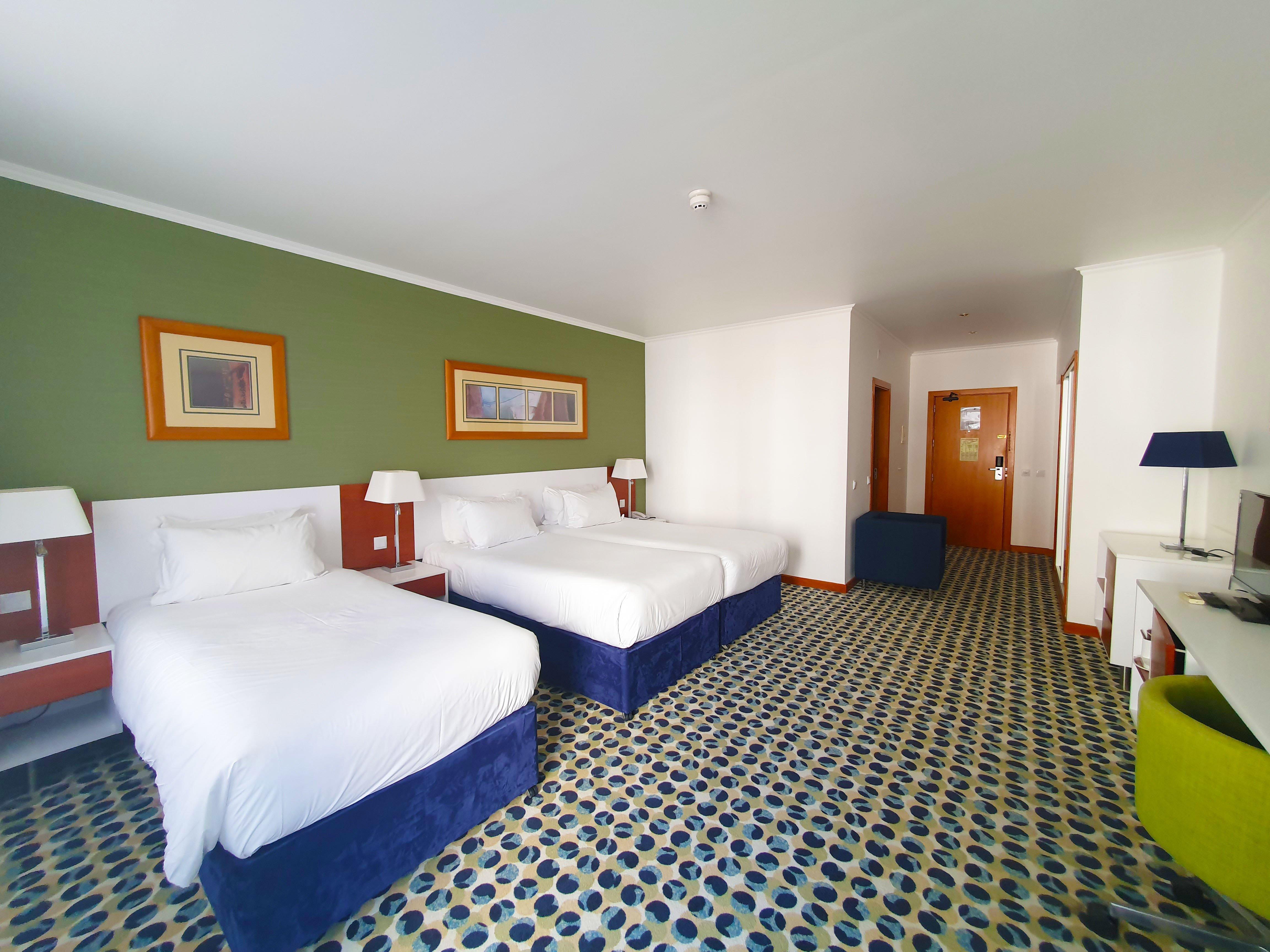 Holiday Inn Algarve - Armação de Pêra, an IHG Hotel Extérieur photo