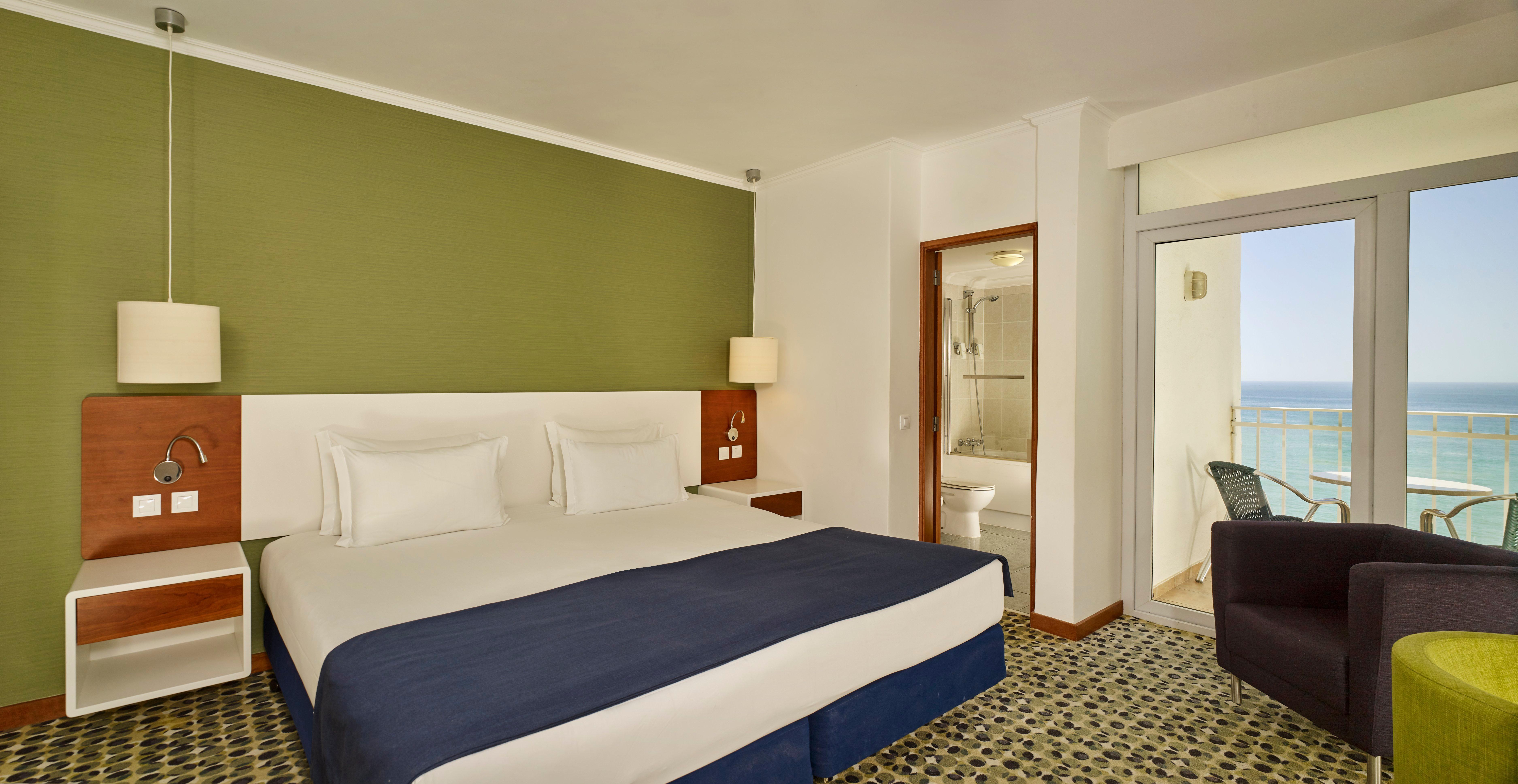 Holiday Inn Algarve - Armação de Pêra, an IHG Hotel Extérieur photo