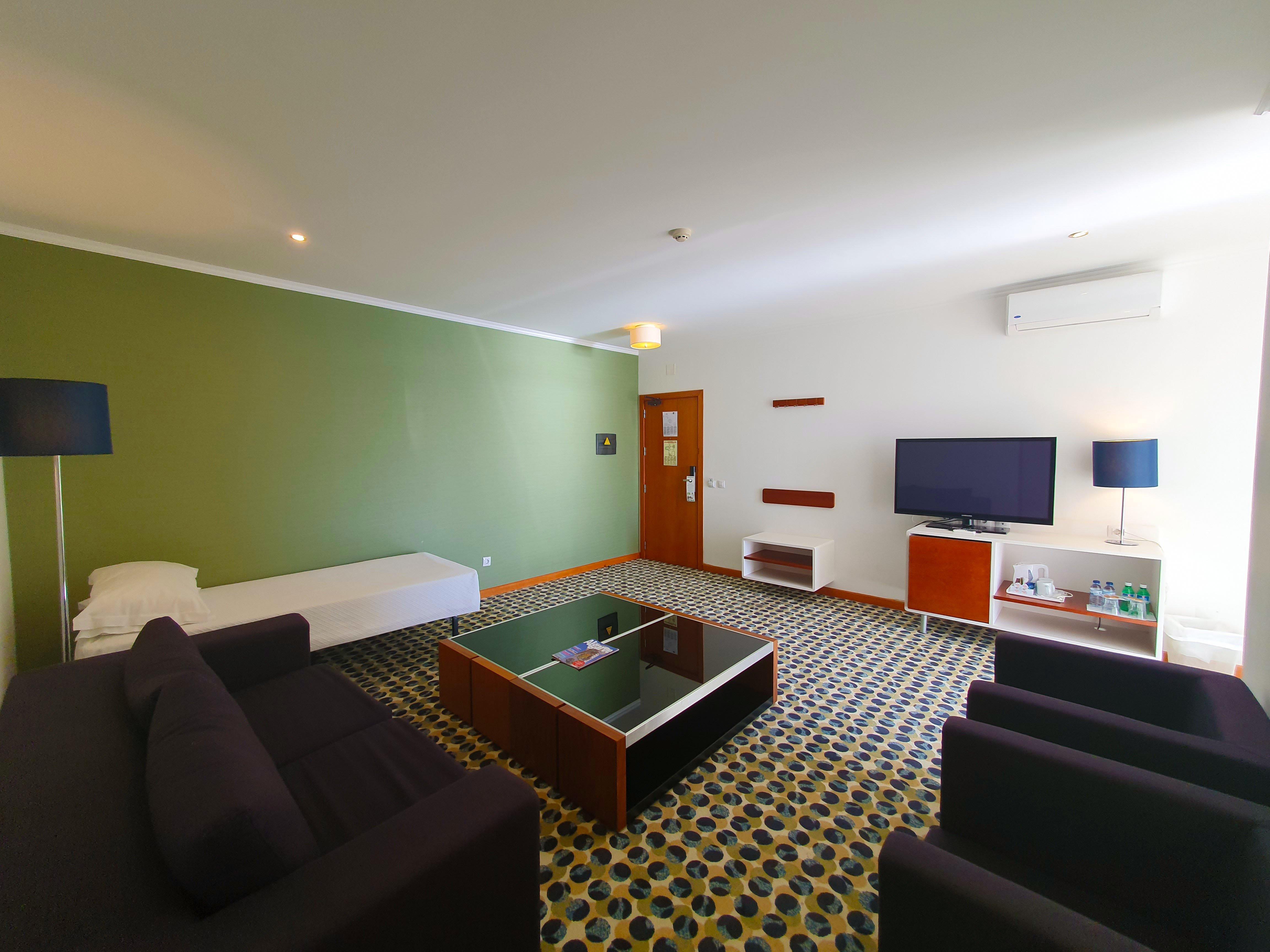 Holiday Inn Algarve - Armação de Pêra, an IHG Hotel Extérieur photo