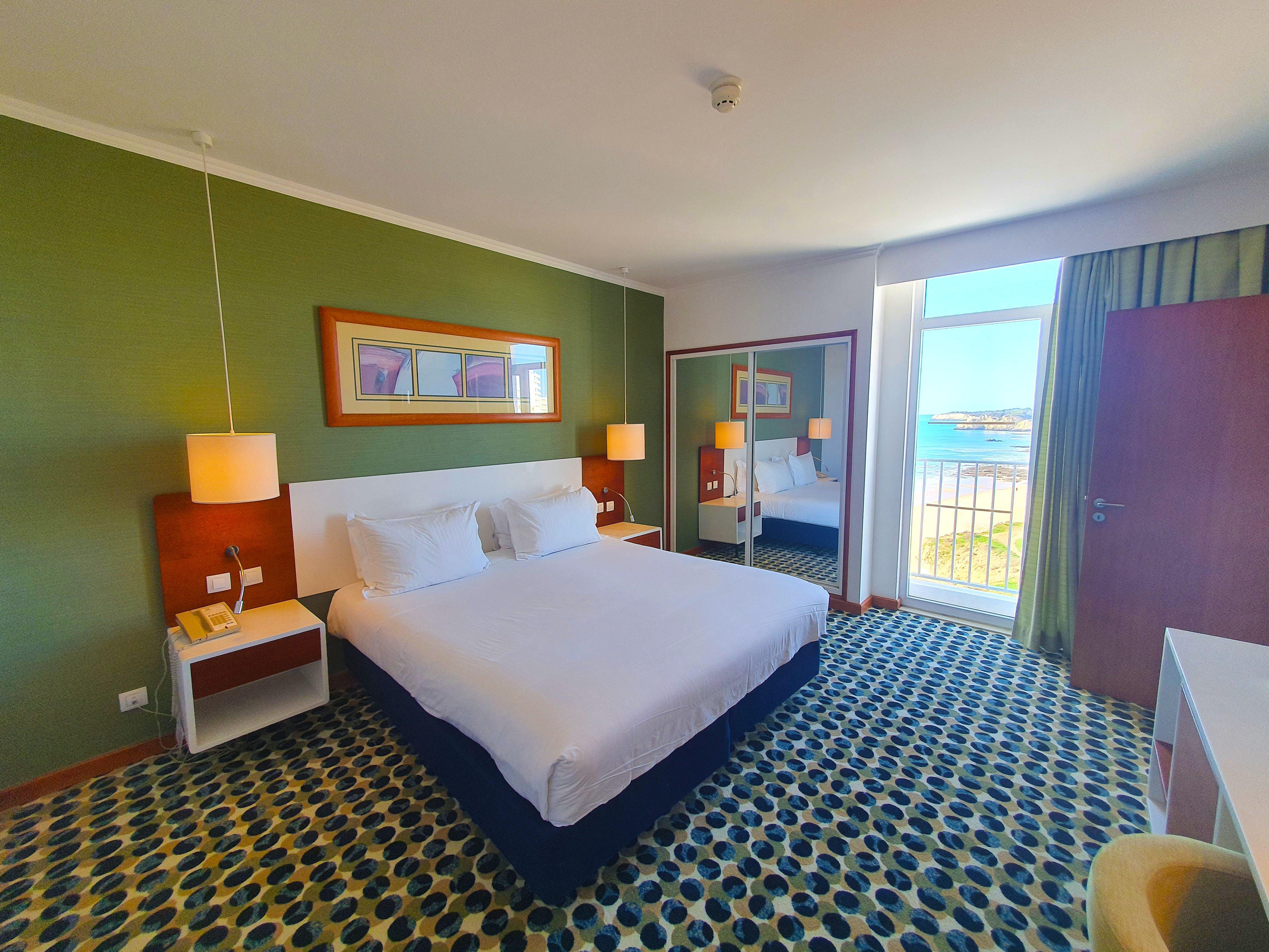 Holiday Inn Algarve - Armação de Pêra, an IHG Hotel Extérieur photo