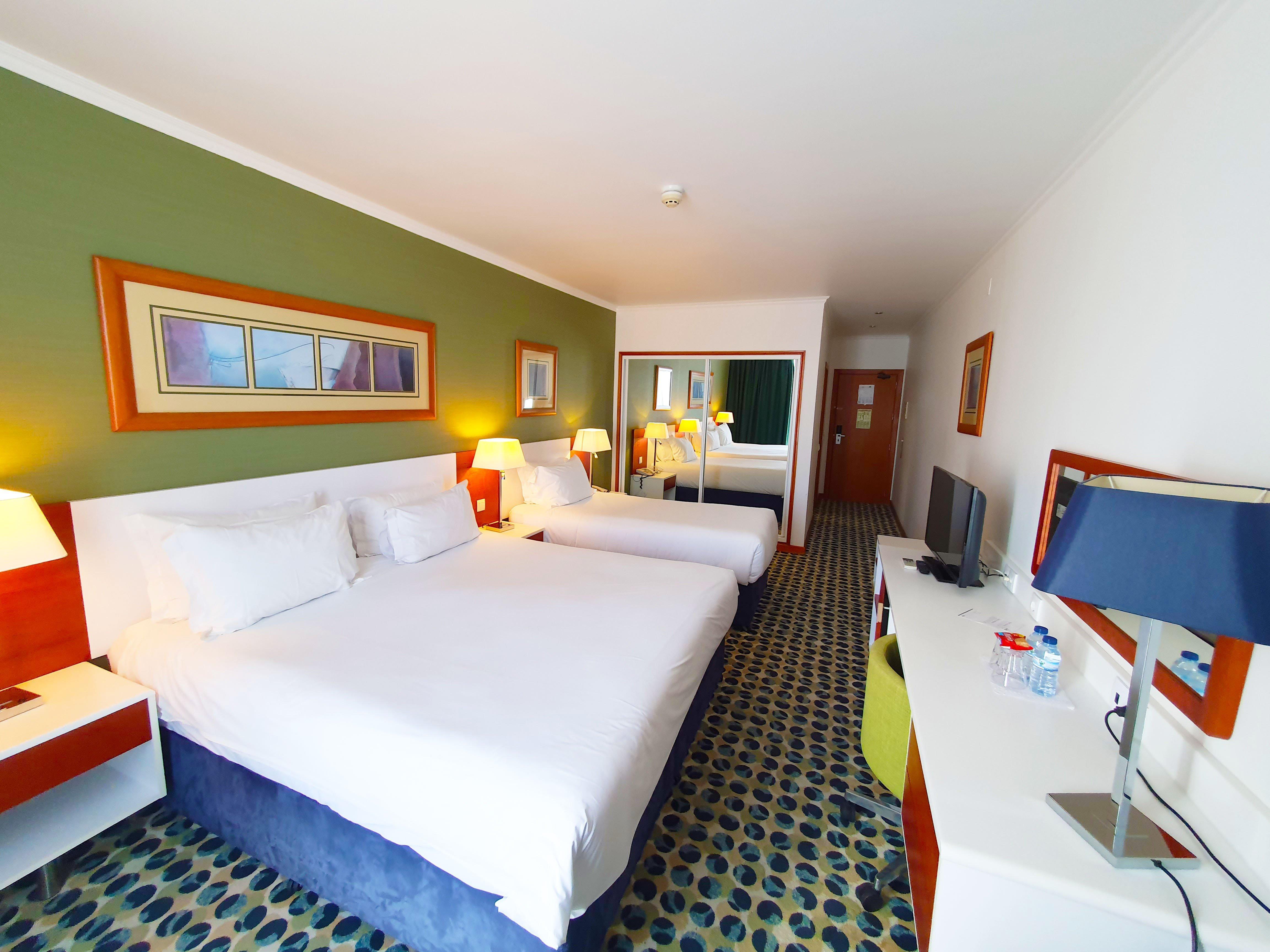 Holiday Inn Algarve - Armação de Pêra, an IHG Hotel Extérieur photo