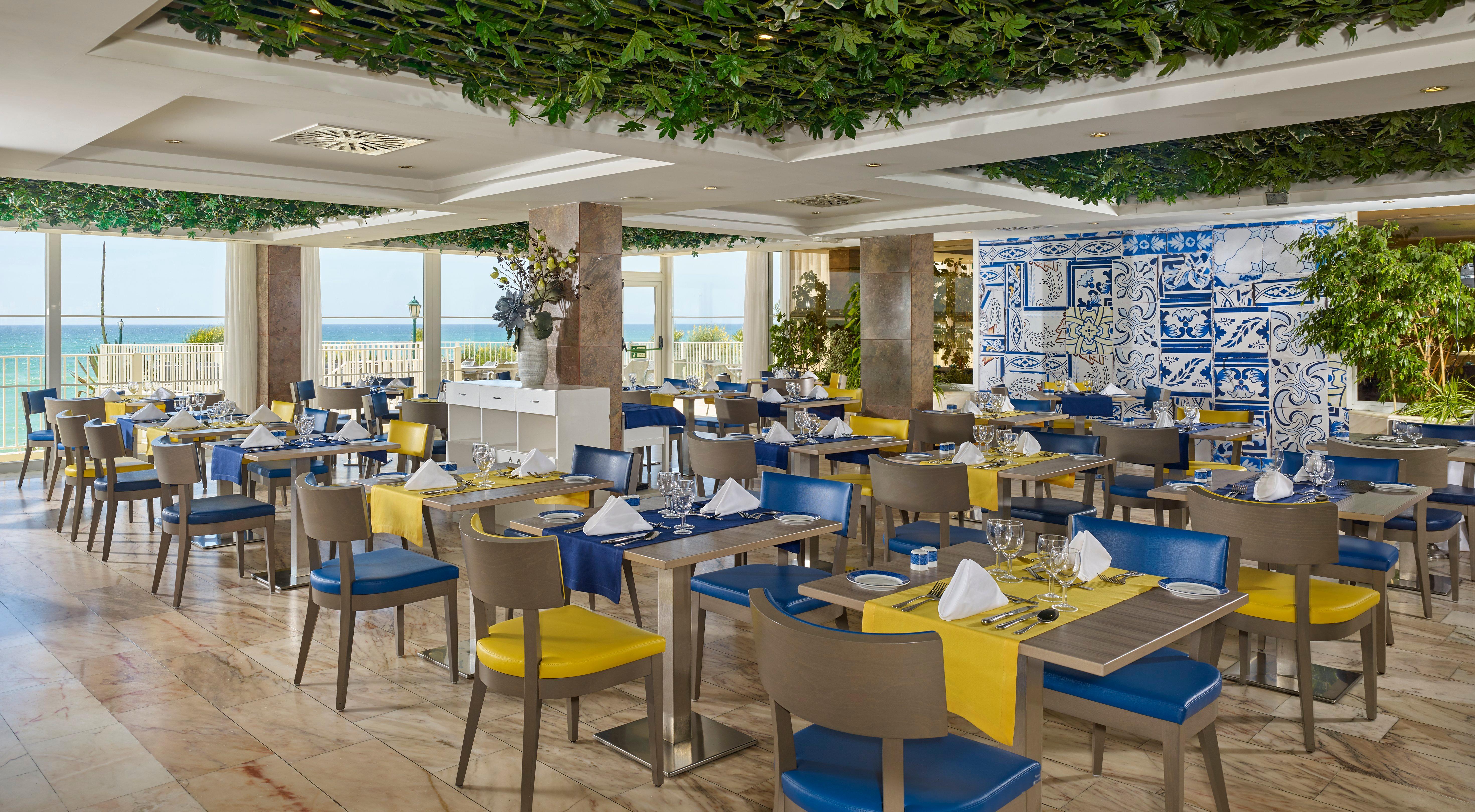 Holiday Inn Algarve - Armação de Pêra, an IHG Hotel Extérieur photo