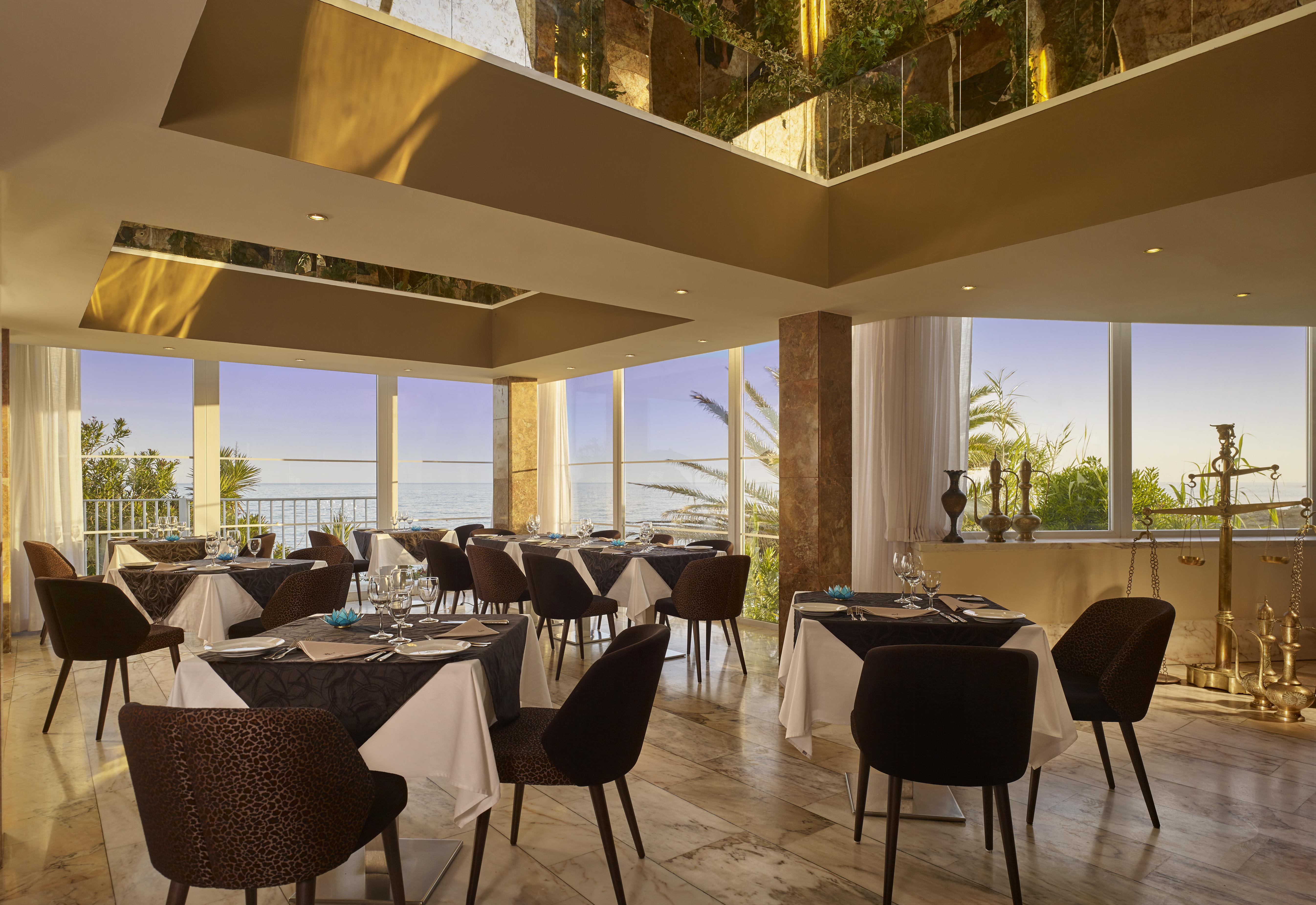 Holiday Inn Algarve - Armação de Pêra, an IHG Hotel Extérieur photo