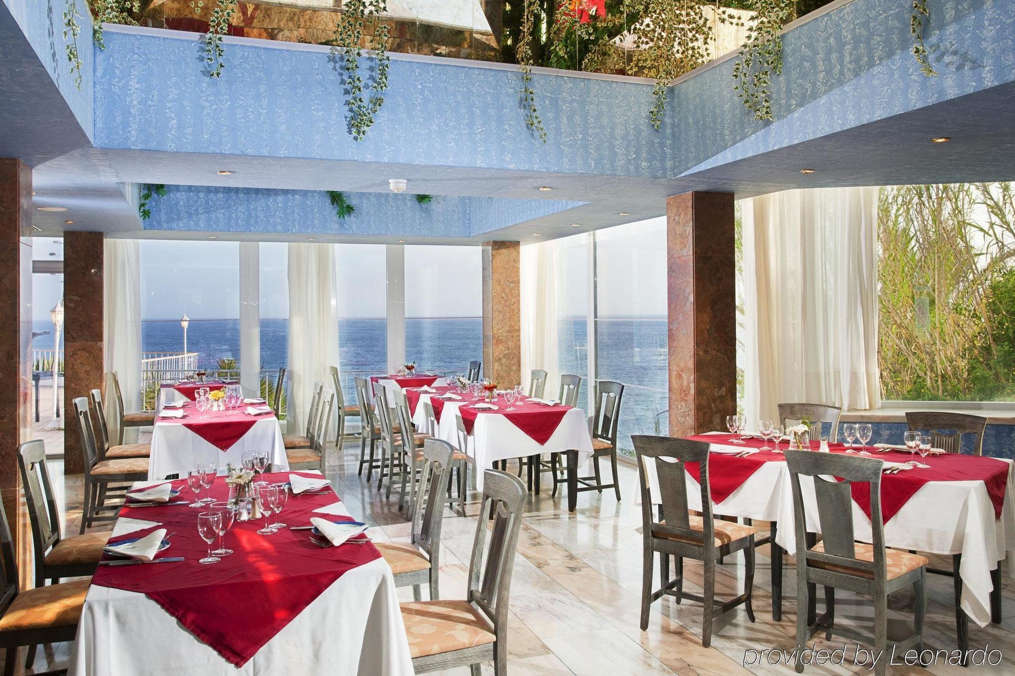 Holiday Inn Algarve - Armação de Pêra, an IHG Hotel Restaurant photo