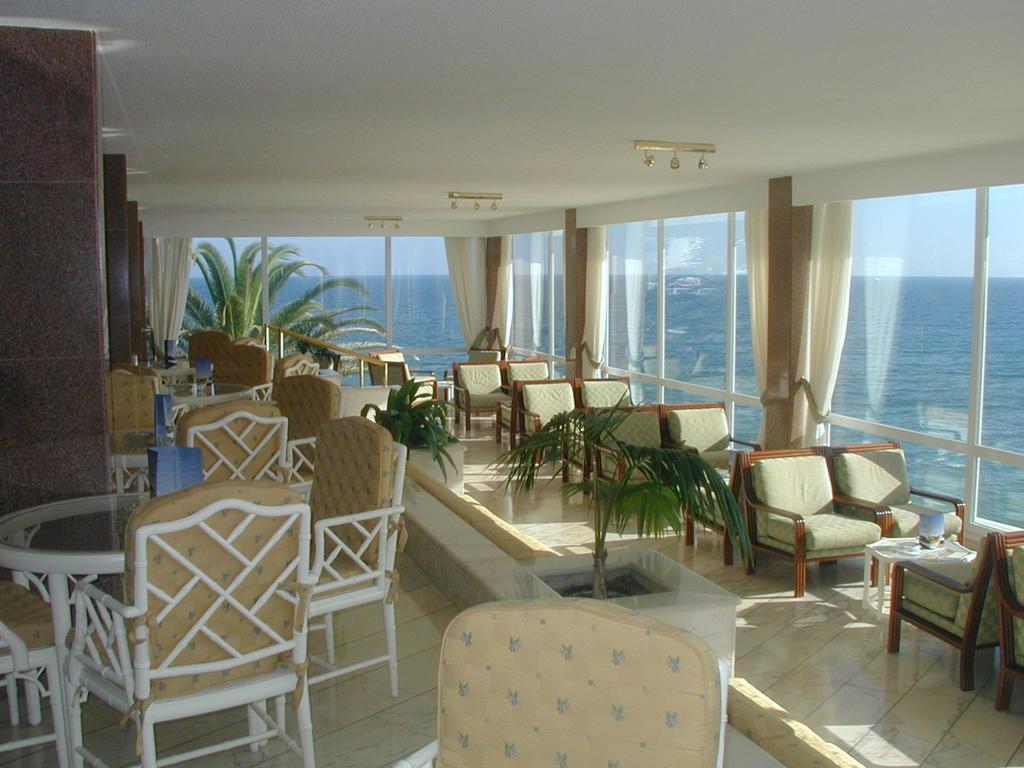 Holiday Inn Algarve - Armação de Pêra, an IHG Hotel Extérieur photo